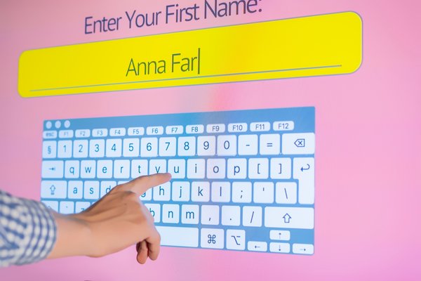 Prénoms : tendances et significations à découvrir en 2025